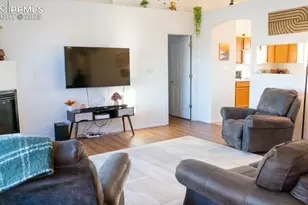 228 W Kyle Dr, Pueblo, CO 81007 - Photo 5