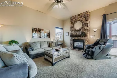 10625 Slumber Ridge Way, Colorado Springs, CO 80908 - Photo 5