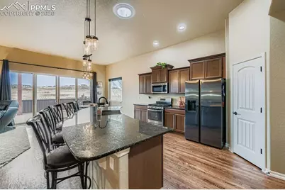 10625 Slumber Ridge Way, Colorado Springs, CO 80908 - Photo 7