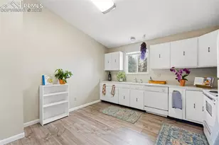 5559 Descanso Circle, Colorado Springs, CO 80918 - Photo 9