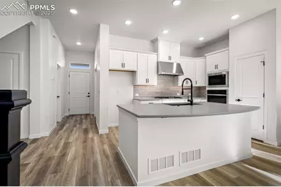 9256 Wolf Valley Drive, Colorado Springs, CO 80924 - Photo 3