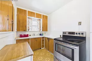 1710 E 11th St, Pueblo, CO 81001 - Photo 17