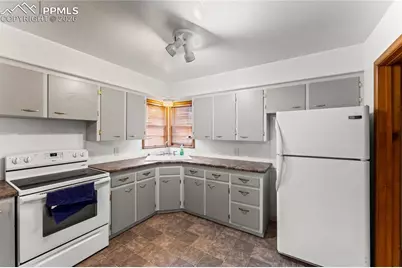 628 Bonfoy Avenue, Colorado Springs, CO 80909 - Photo 7