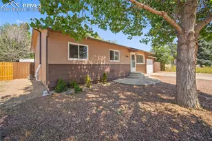 323 Mt View Ln, Fountain, CO 80817 - Photo 3