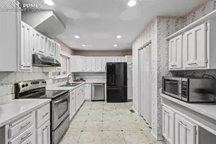 1040 Tari Dr, Colorado Springs, CO 80921 - Photo 9