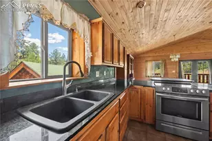 927 Stonehenge Dr, Florissant, CO 80816 - Photo 9