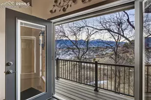 2190 Mesa Rd, Colorado Springs, CO 80904 - Photo 27