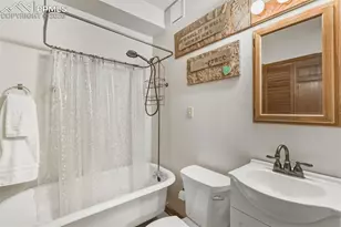 2190 Mesa Rd, Colorado Springs, CO 80904 - Photo 33