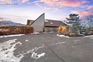 2190 Mesa Rd, Colorado Springs, CO 80904 - Photo 45