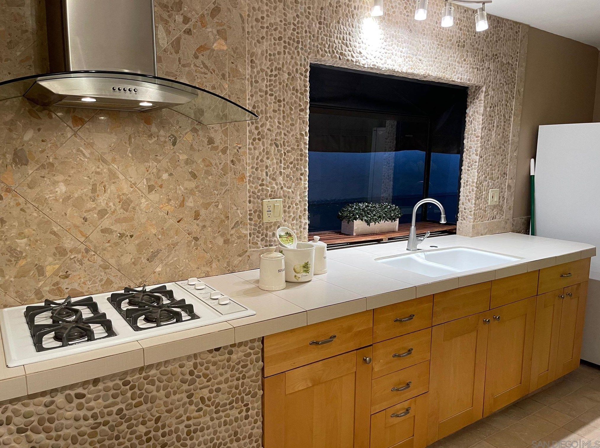 10109 Ramona Dr, Spring Valley CA  91977-1807 exterior