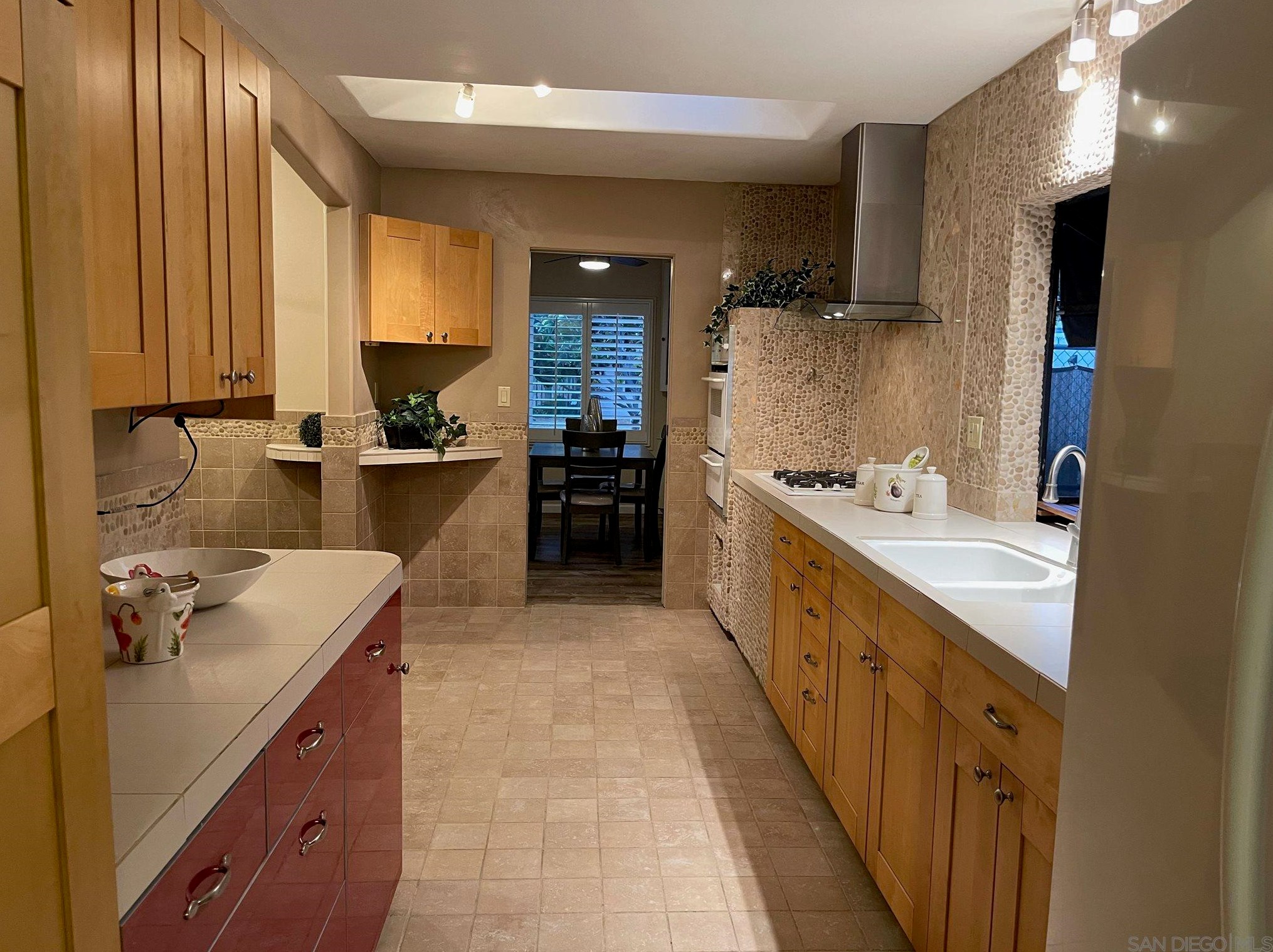 10109 Ramona Dr, Spring Valley CA  91977-1807 exterior