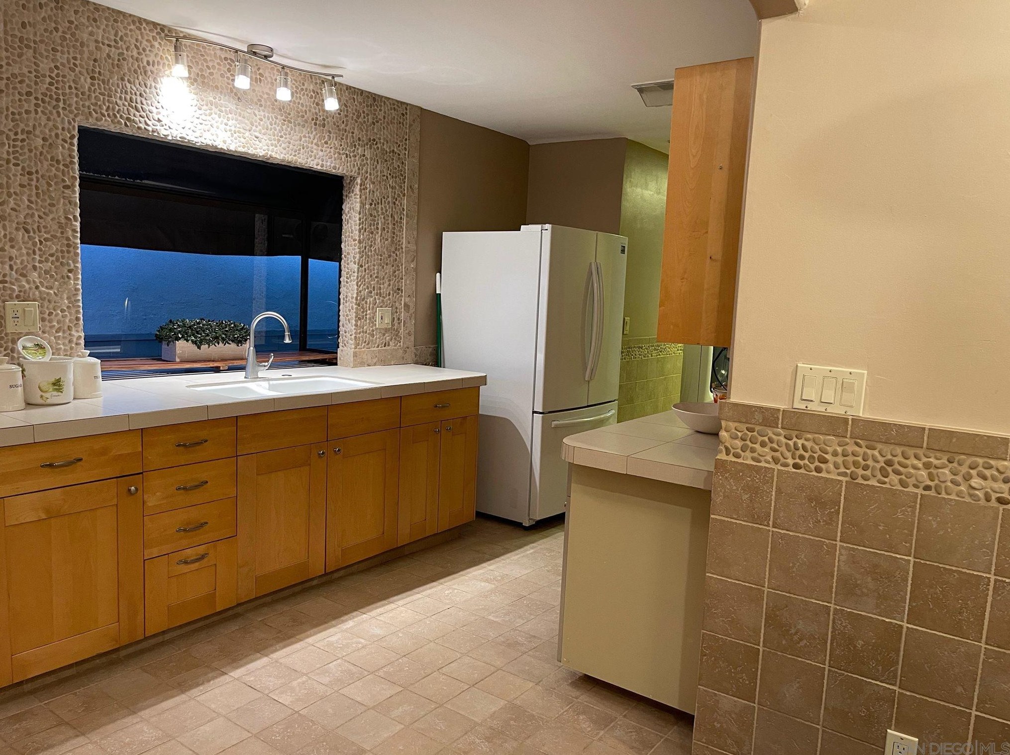 10109 Ramona Dr, Spring Valley CA  91977-1807 exterior