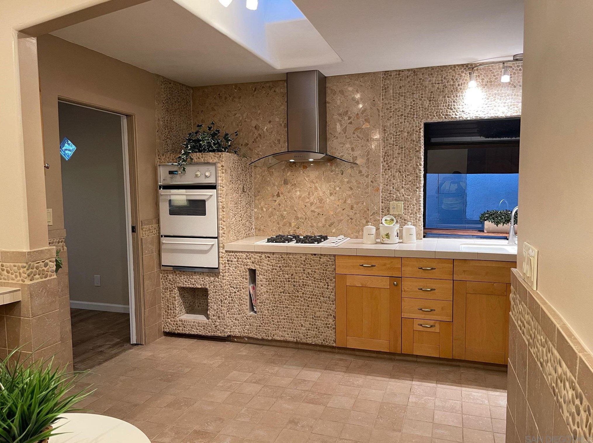 10109 Ramona Dr, Spring Valley CA  91977-1807 exterior