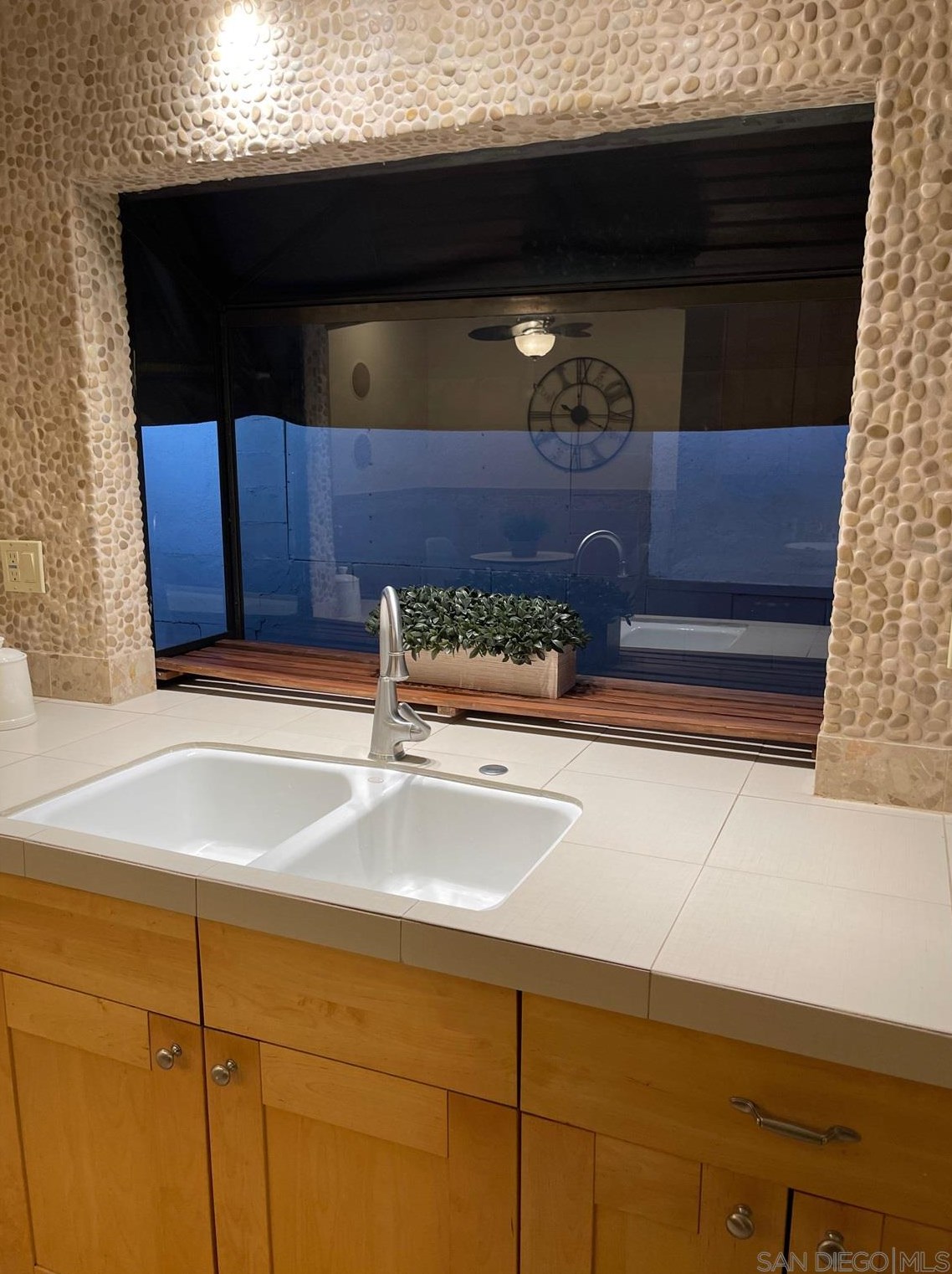 10109 Ramona Dr, Spring Valley CA  91977-1807 exterior
