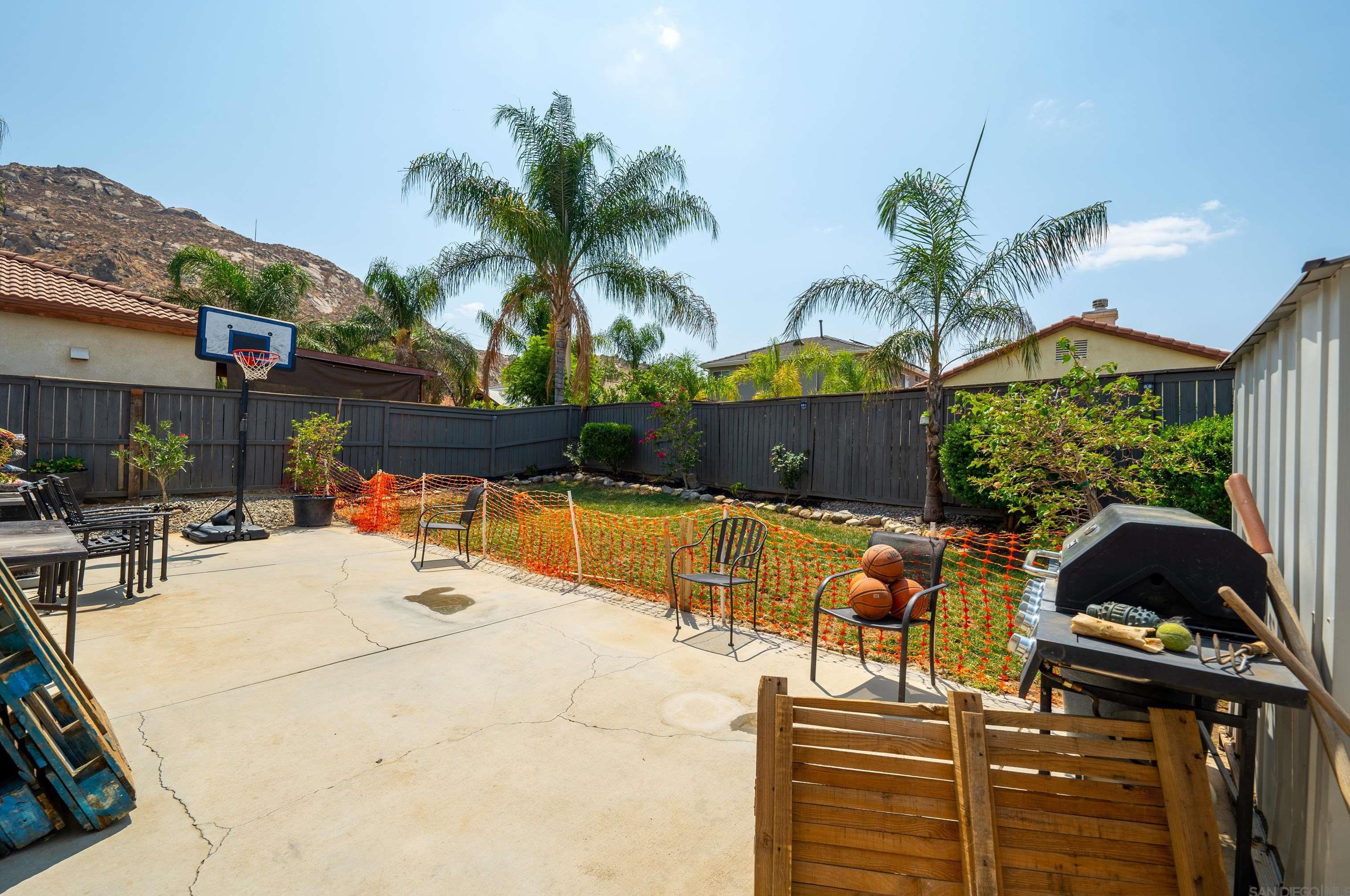26057 Yearling Ct, Moreno Valley CA  92555-3364 exterior