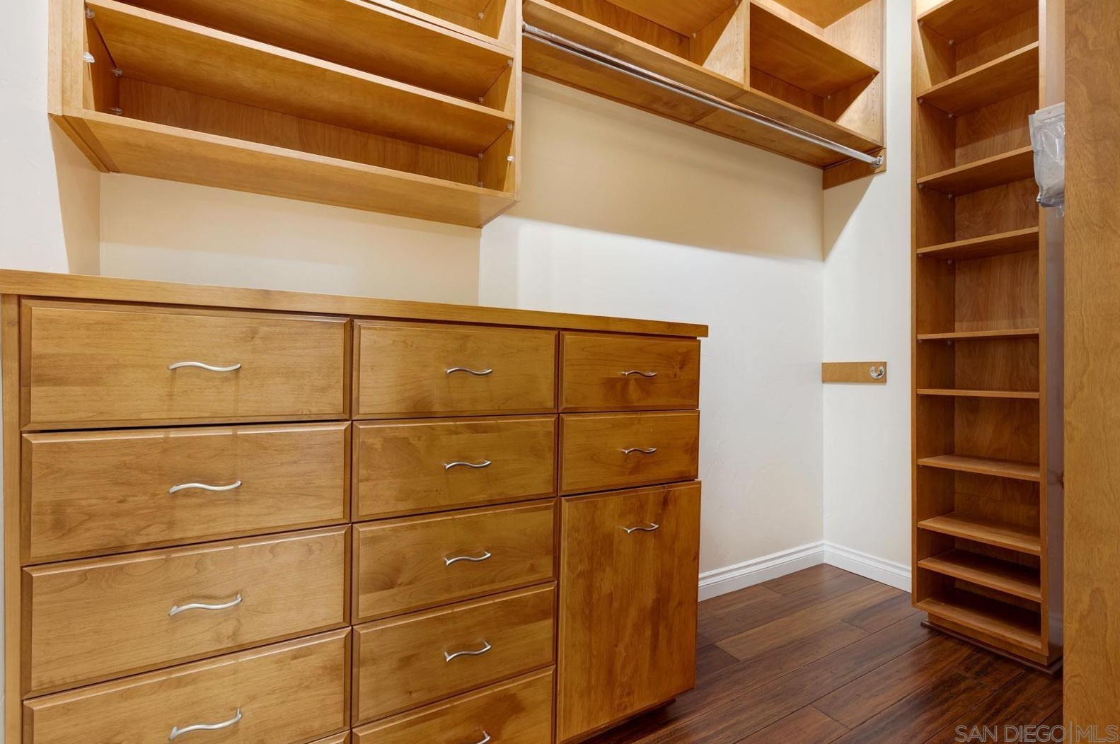 13601 Del Poniente Rd, Poway CA  92064-2231 exterior