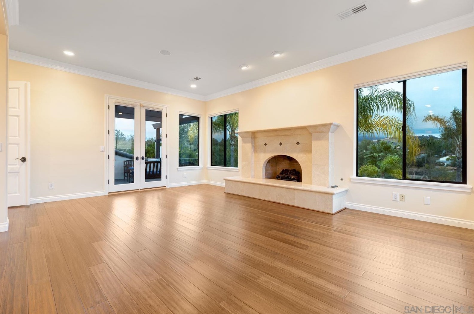 13601 Del Poniente Rd, Poway CA  92064-2231 exterior