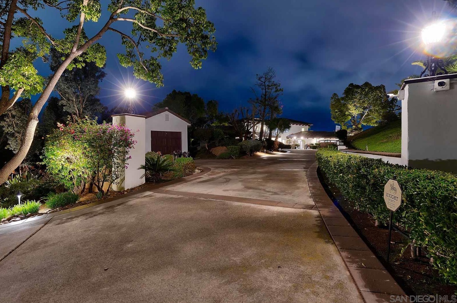 13601 Del Poniente Rd, Poway CA  92064-2231 exterior