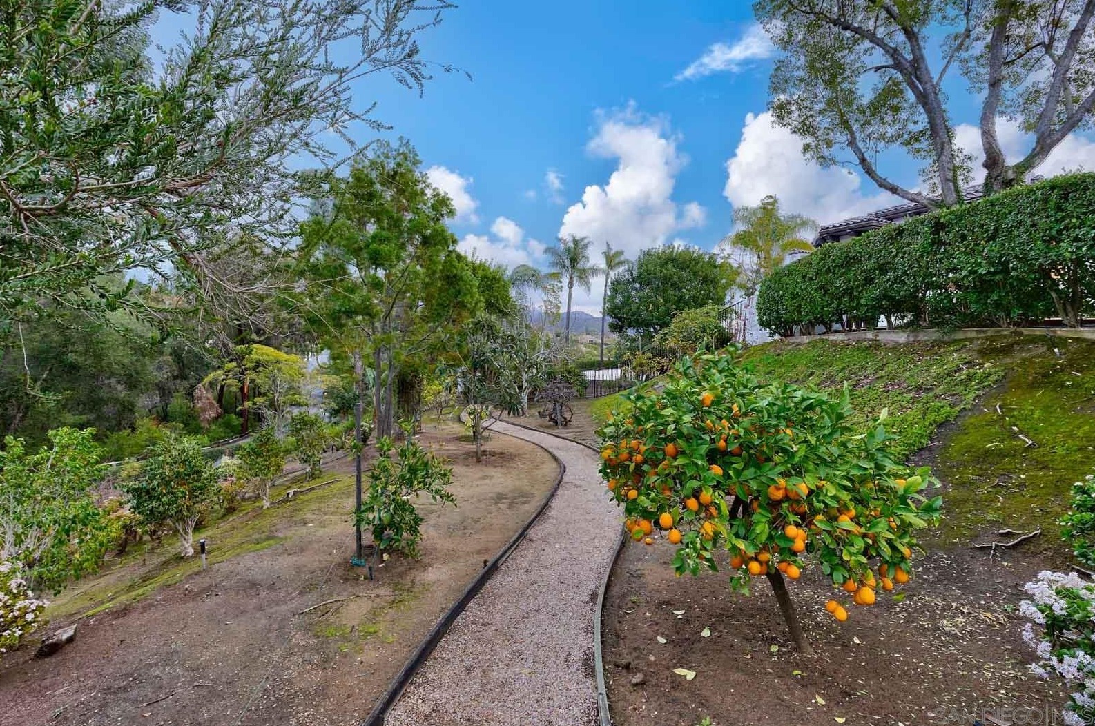 13601 Del Poniente Rd, Poway CA  92064-2231 exterior