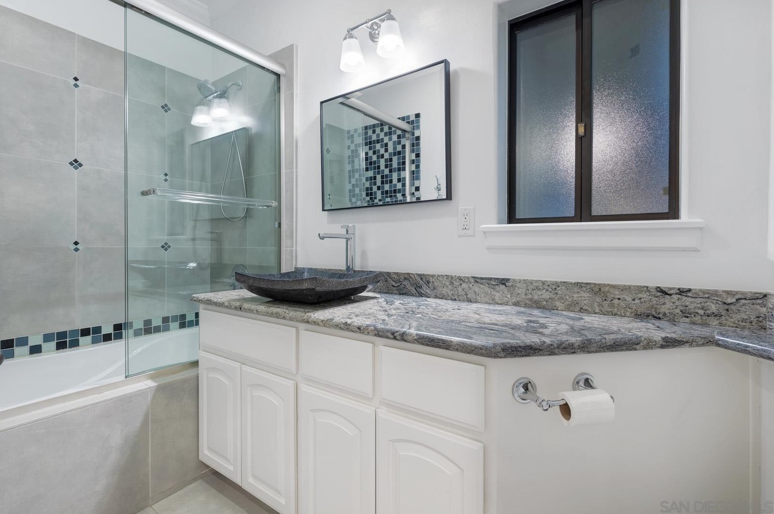 13601 Del Poniente Rd, Poway CA  92064-2231 exterior