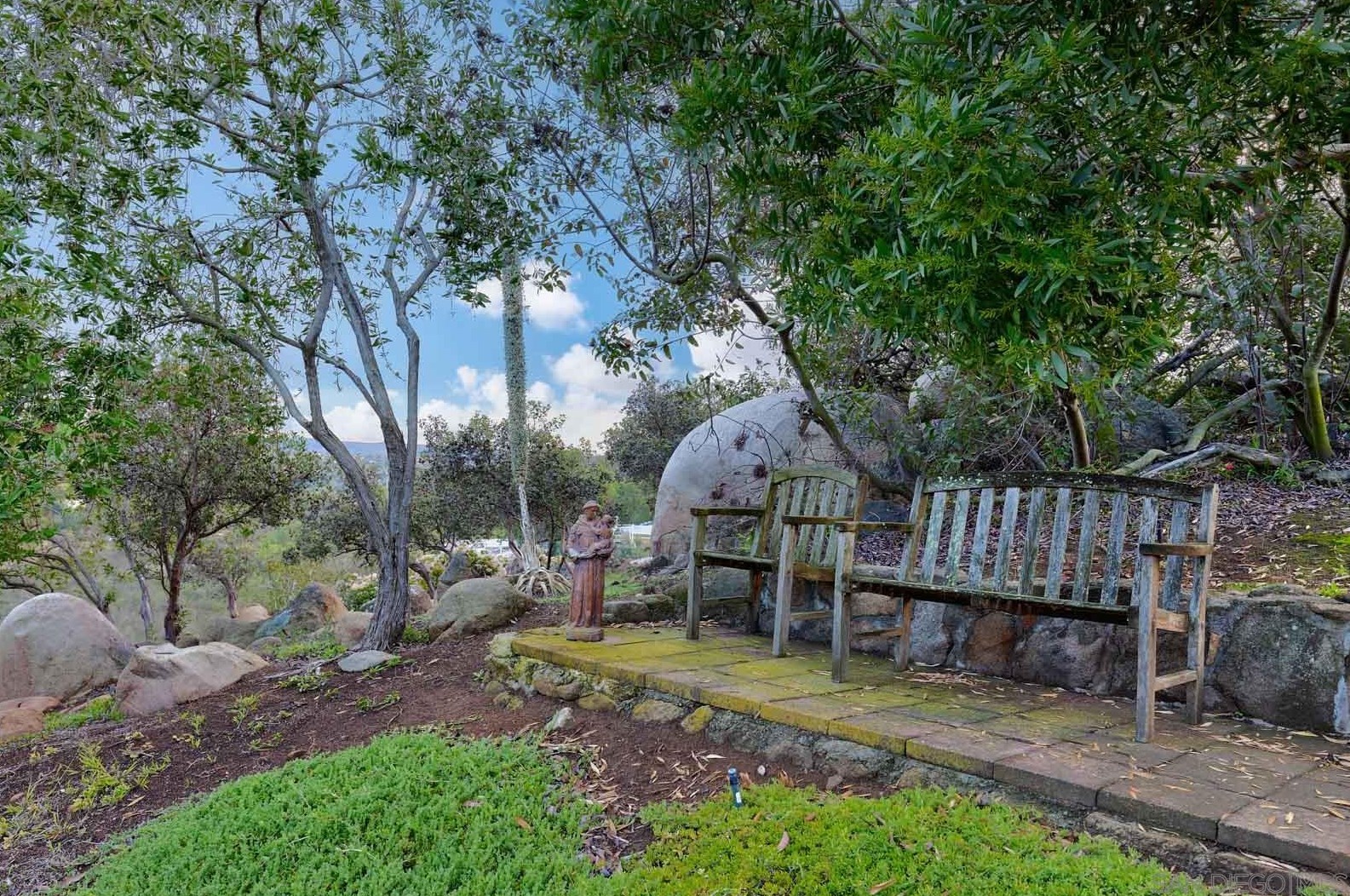 13601 Del Poniente Rd, Poway CA  92064-2231 exterior