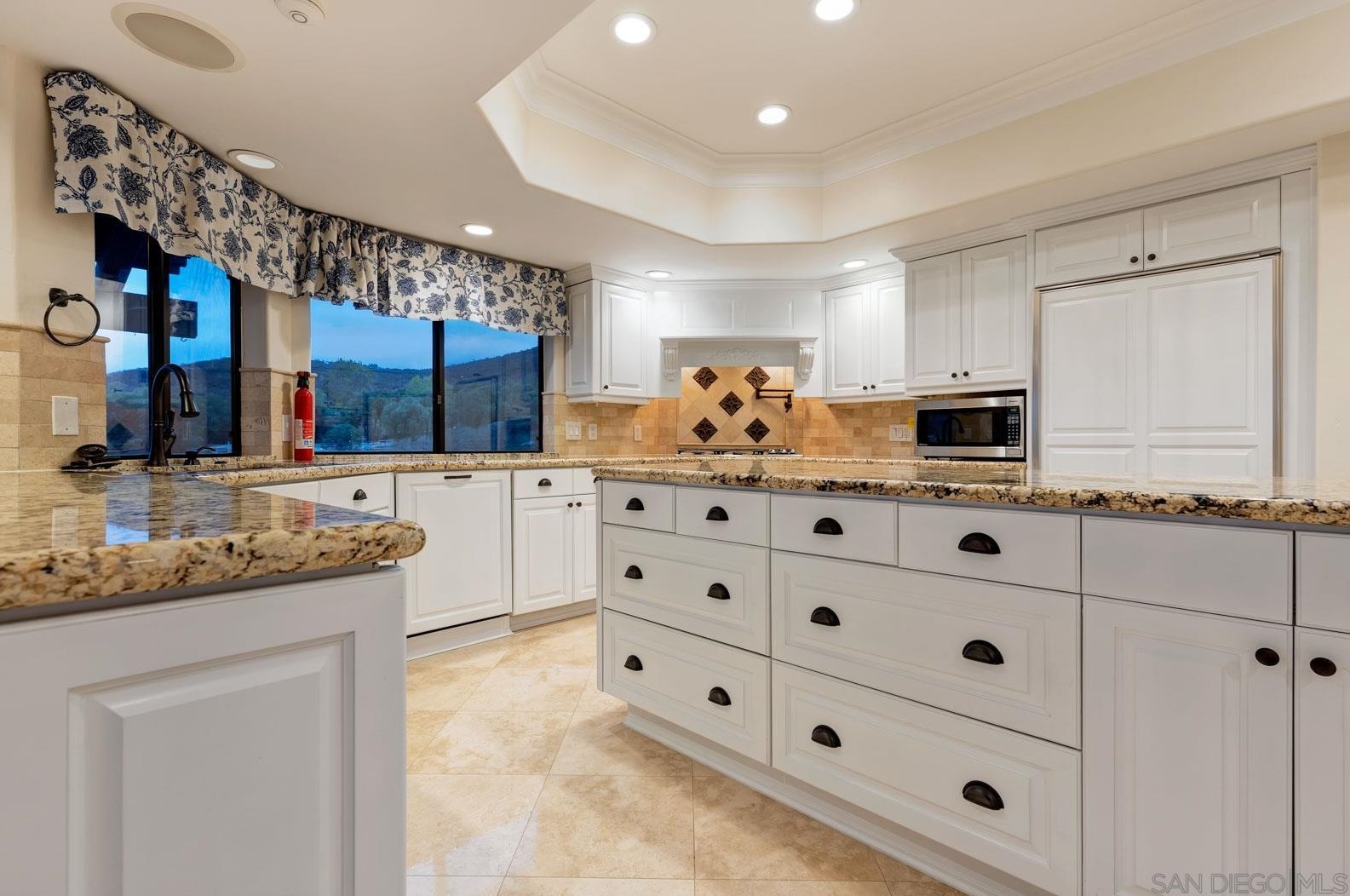 13601 Del Poniente Rd, Poway CA  92064-2231 exterior