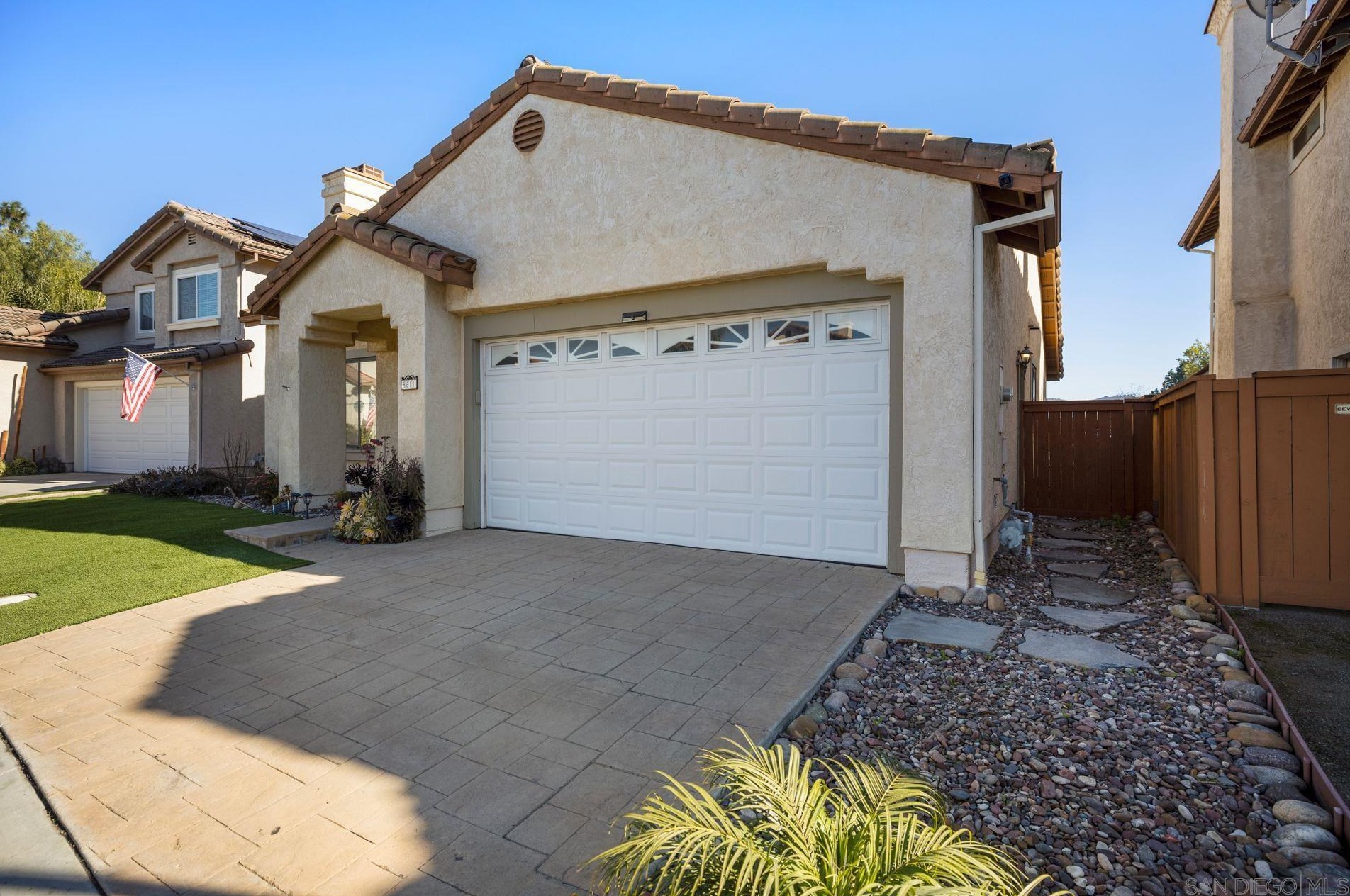 8611 Paseo Del Sol, Santee CA  92071-4015 exterior