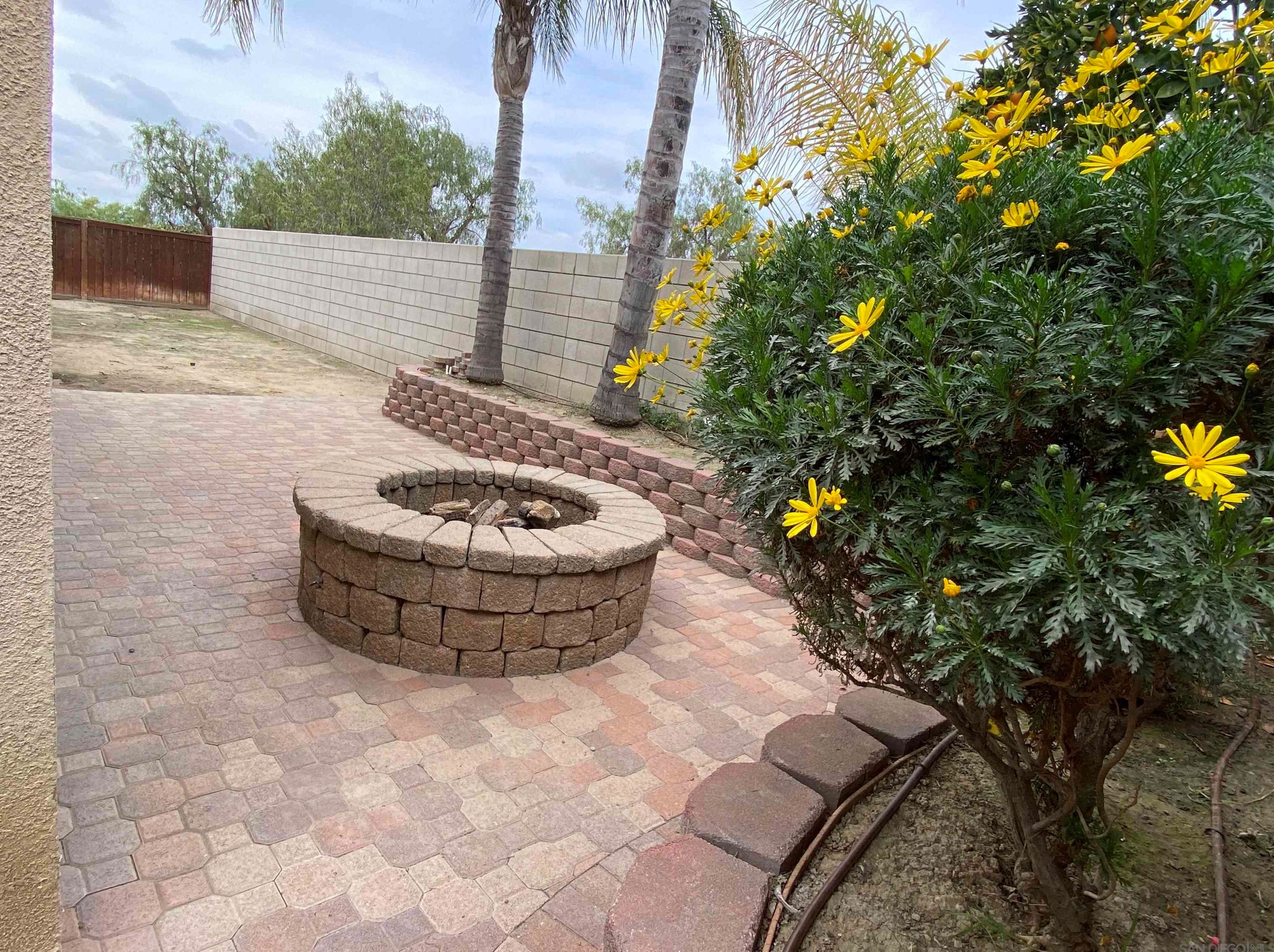 39497 Vanderbilt Ave, Murrieta CA 92563-7314 exterior