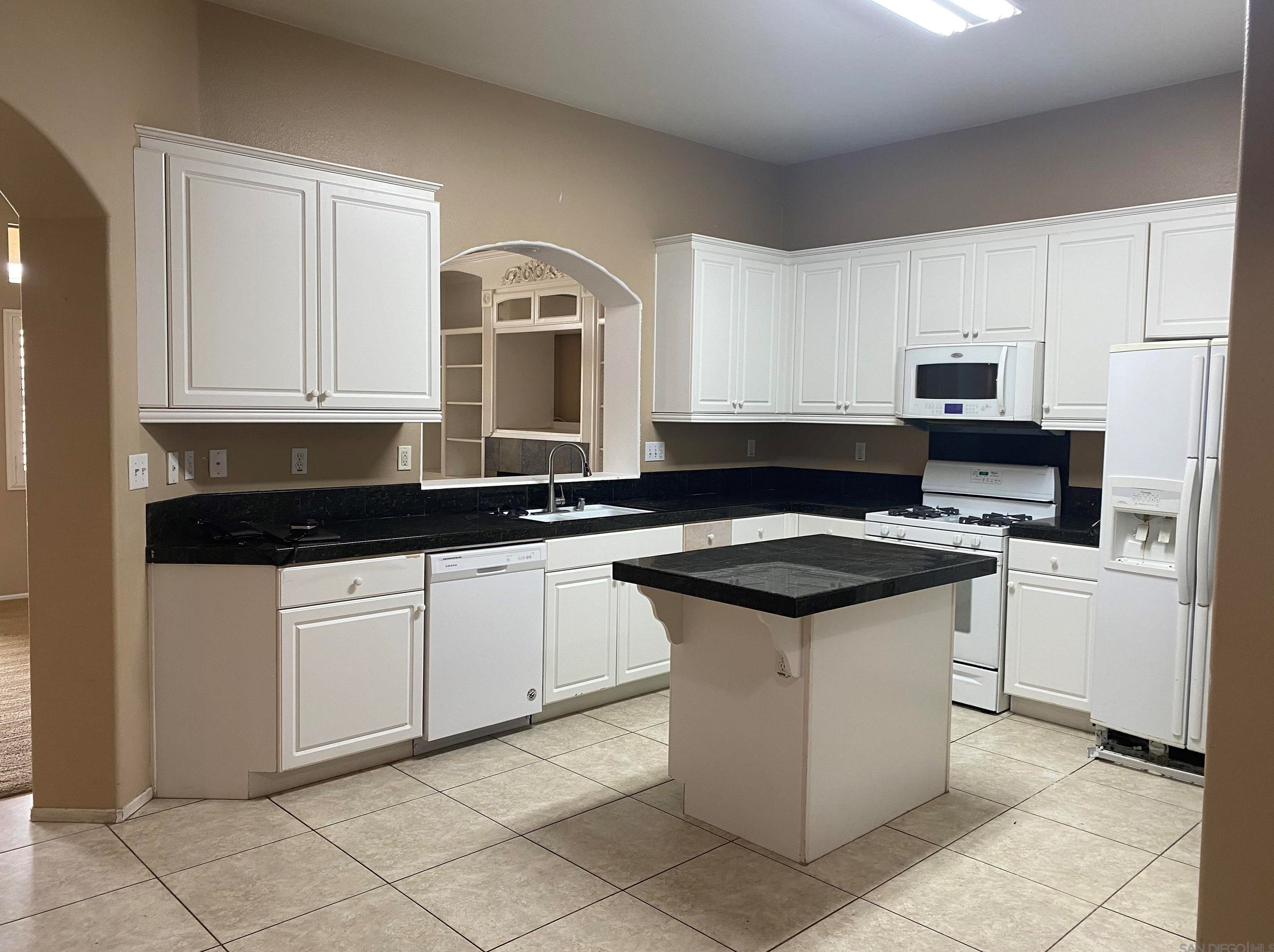 39497 Vanderbilt Ave, Murrieta CA 92563-7314 exterior