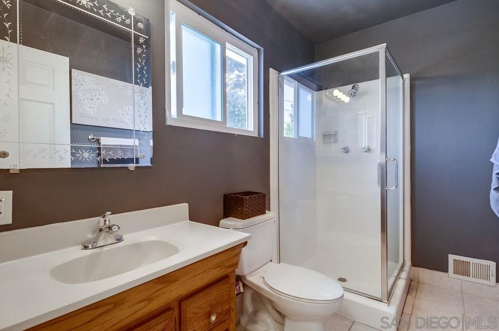 8960 Greenview Pl, Spring Valley CA  91977-1019 exterior