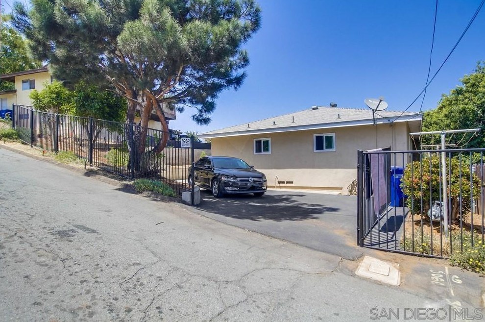 8960 Greenview Pl, Spring Valley CA  91977-1019 exterior