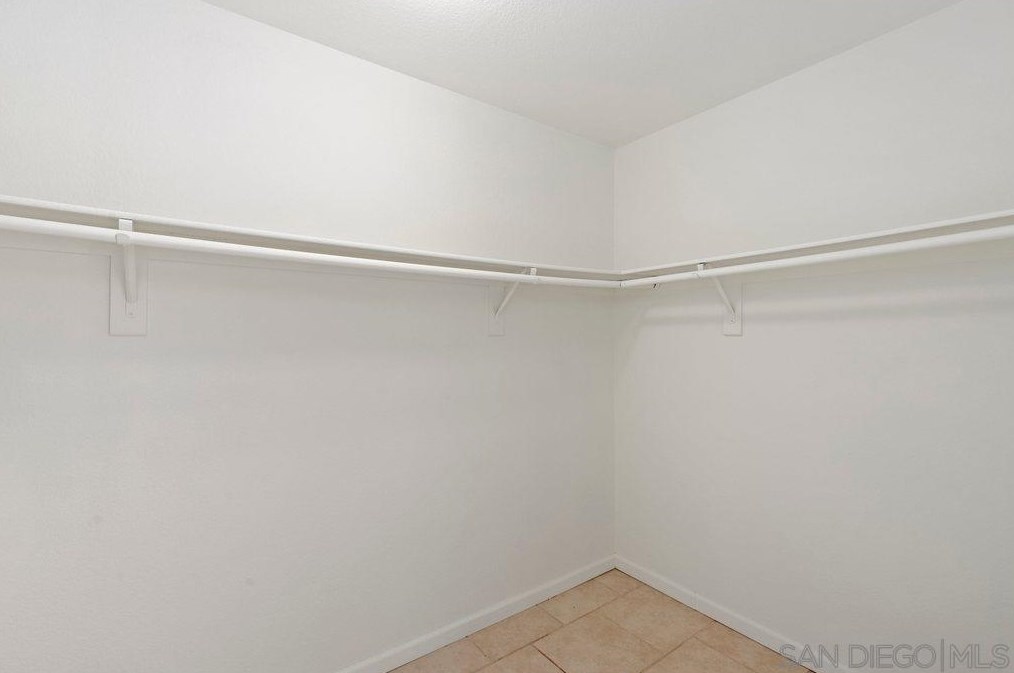 3482 Lk Cir Dr, Fallbrook CA 92028-7882 exterior