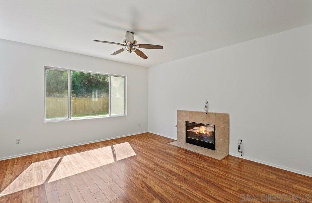 3482 Lk Cir Dr, Fallbrook CA 92028-7882 exterior