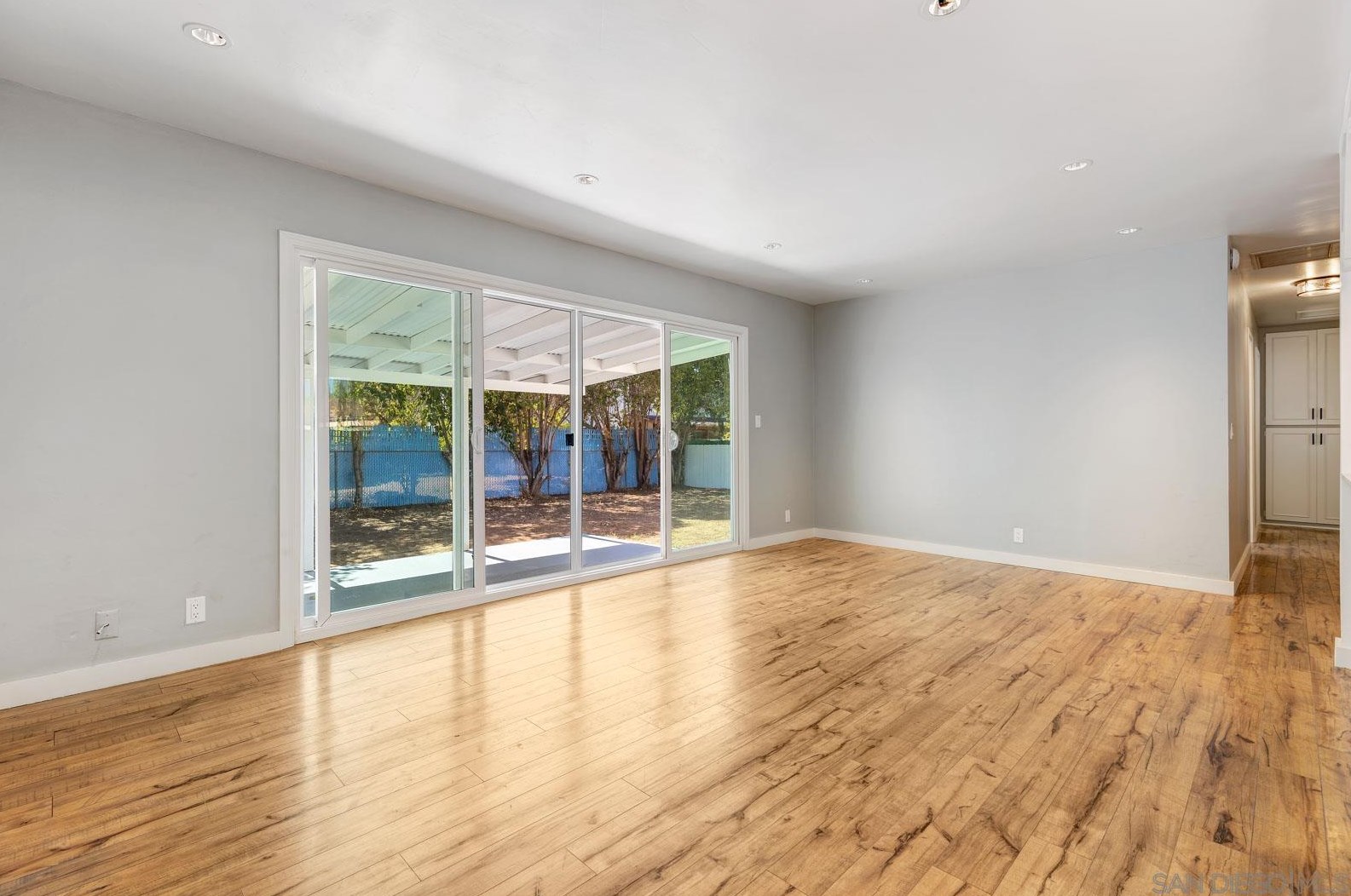 2013 Lee Dr, Escondido, CA 92027-1730
