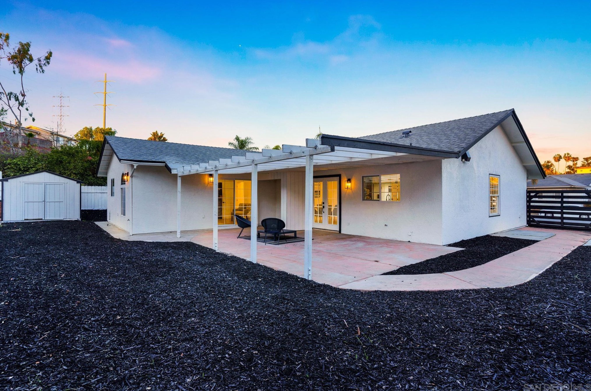 321 Spruce St, Chula Vista CA  91911-5524 exterior