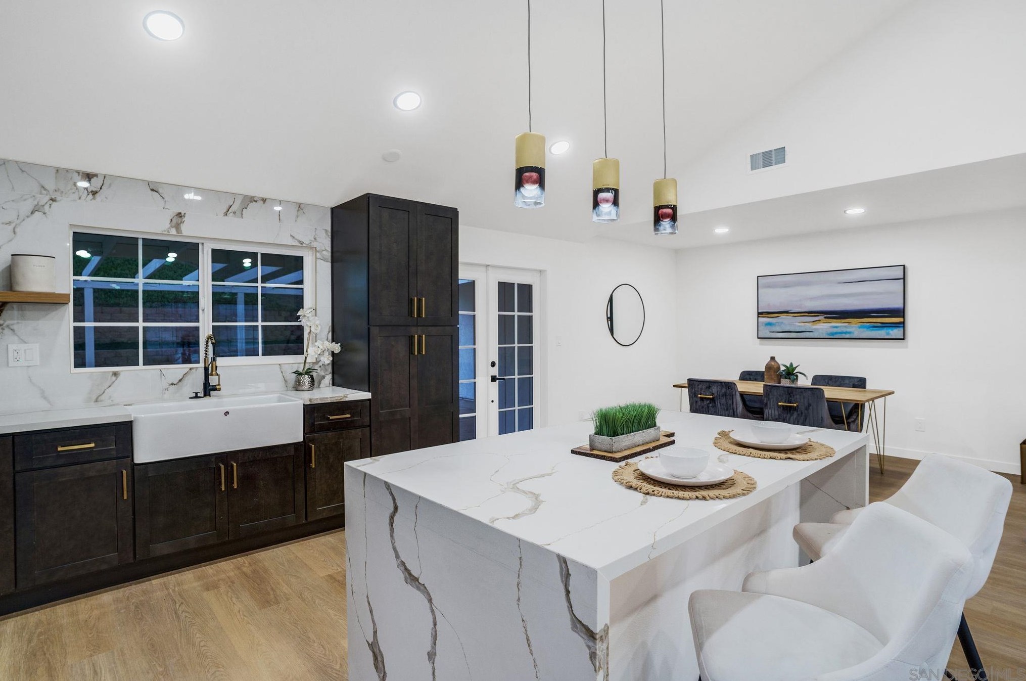 321 Spruce St, Chula Vista CA  91911-5524 exterior