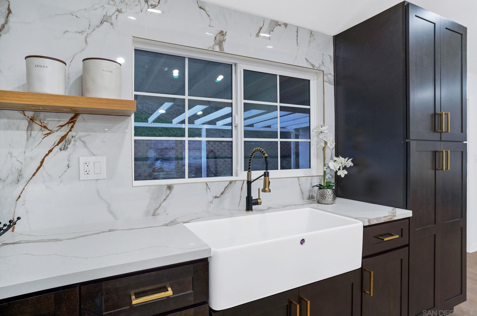 321 Spruce St, Chula Vista CA  91911-5524 exterior