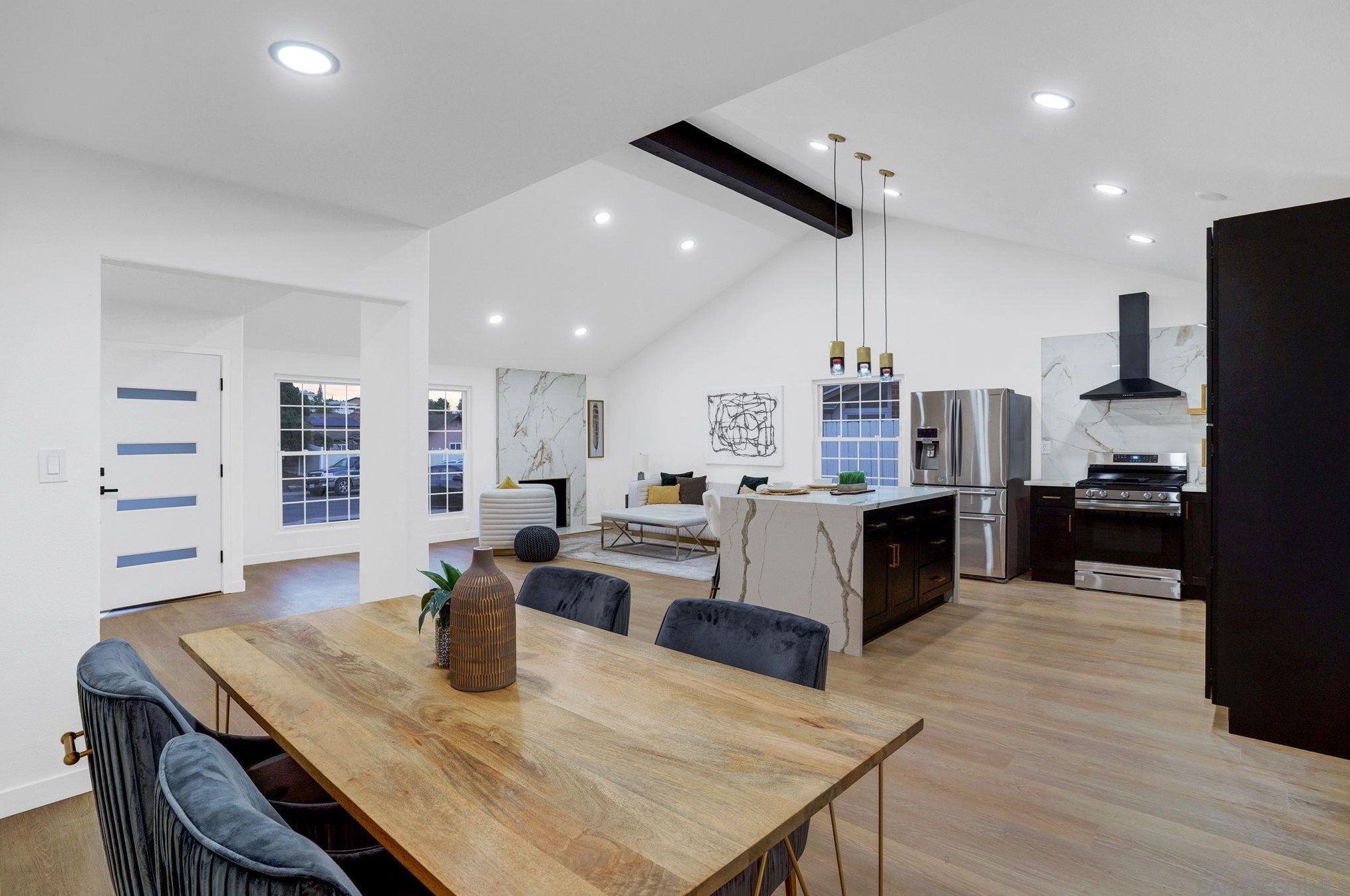 321 Spruce St, Chula Vista CA  91911-5524 exterior