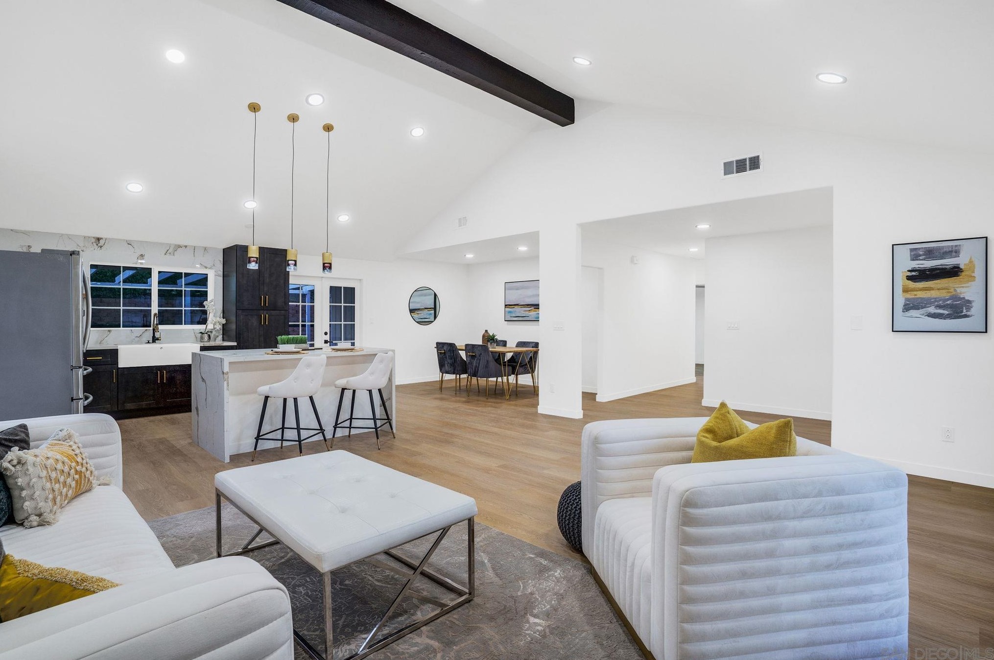 321 Spruce St, Chula Vista CA  91911-5524 exterior