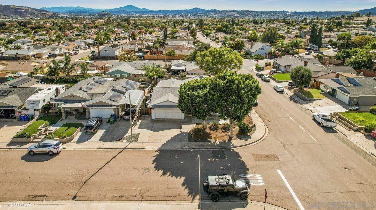 10005 Three Oaks Way, Santee CA  92071-1119 exterior
