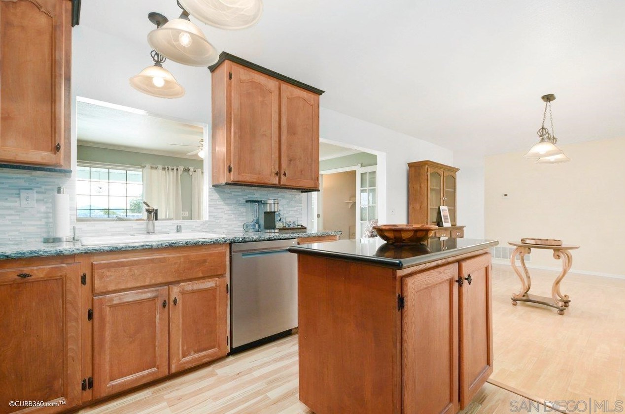 10005 Three Oaks Way, Santee CA  92071-1119 exterior