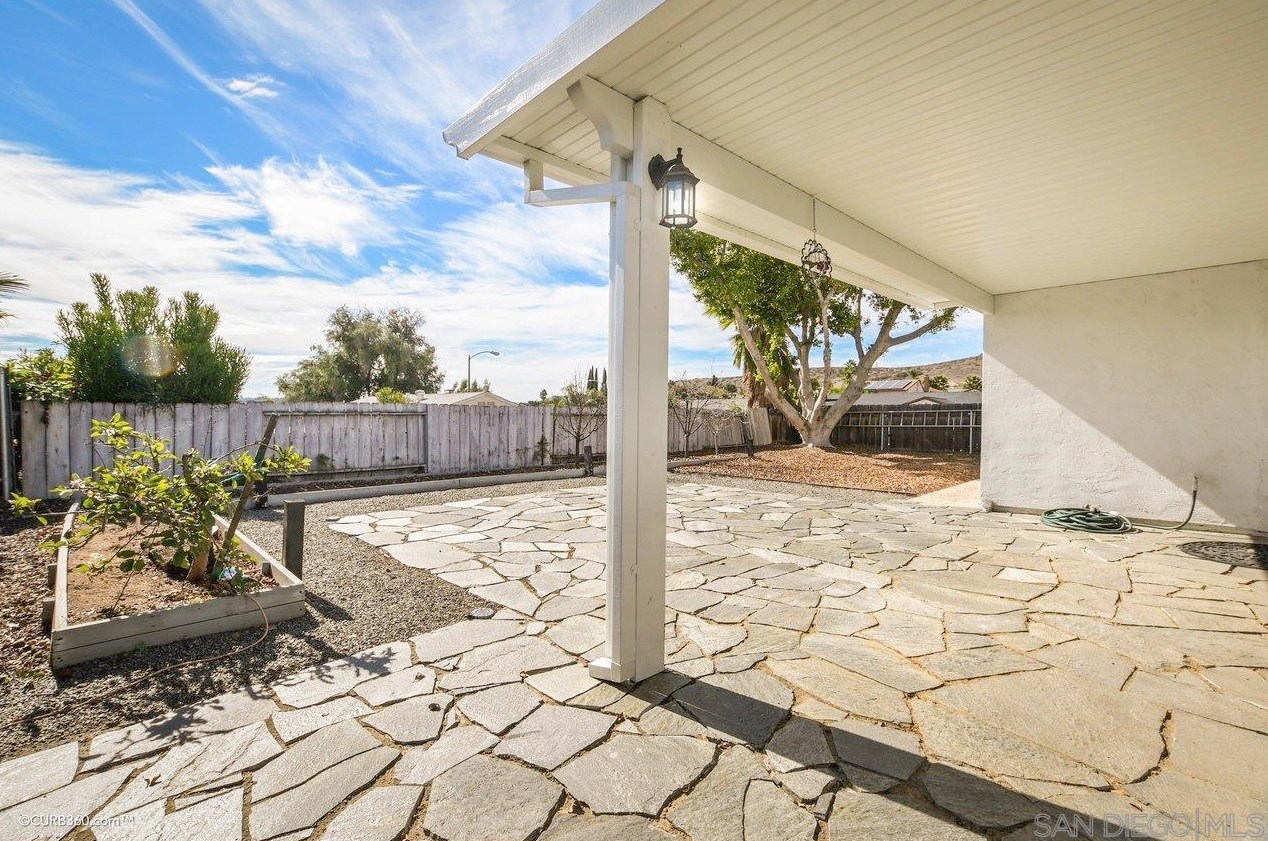 10005 Three Oaks Way, Santee CA  92071-1119 exterior