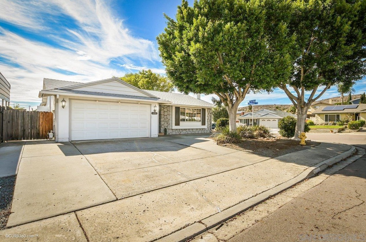 10005 Three Oaks Way, Santee CA  92071-1119 exterior