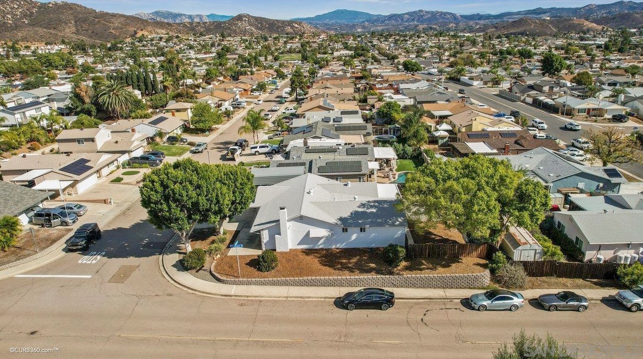 10005 Three Oaks Way, Santee CA  92071-1119 exterior
