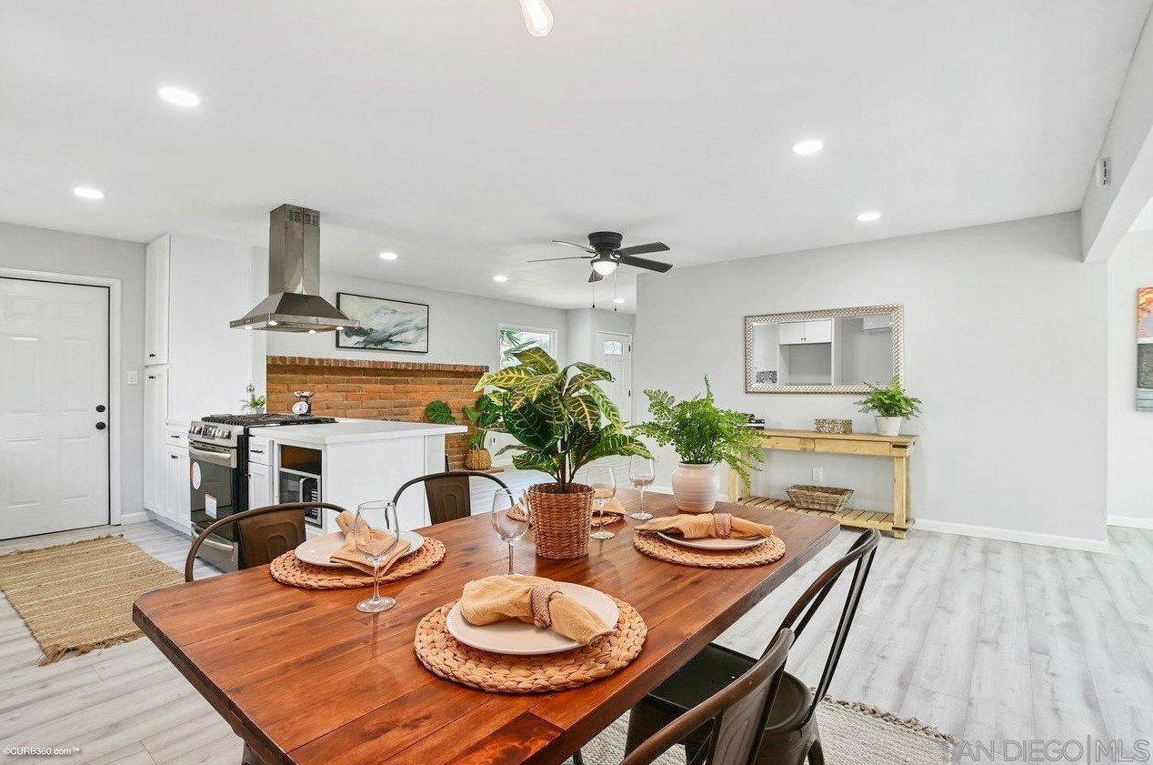 8859 Greenridge Ave, Spring Valley CA  91977-4746 exterior