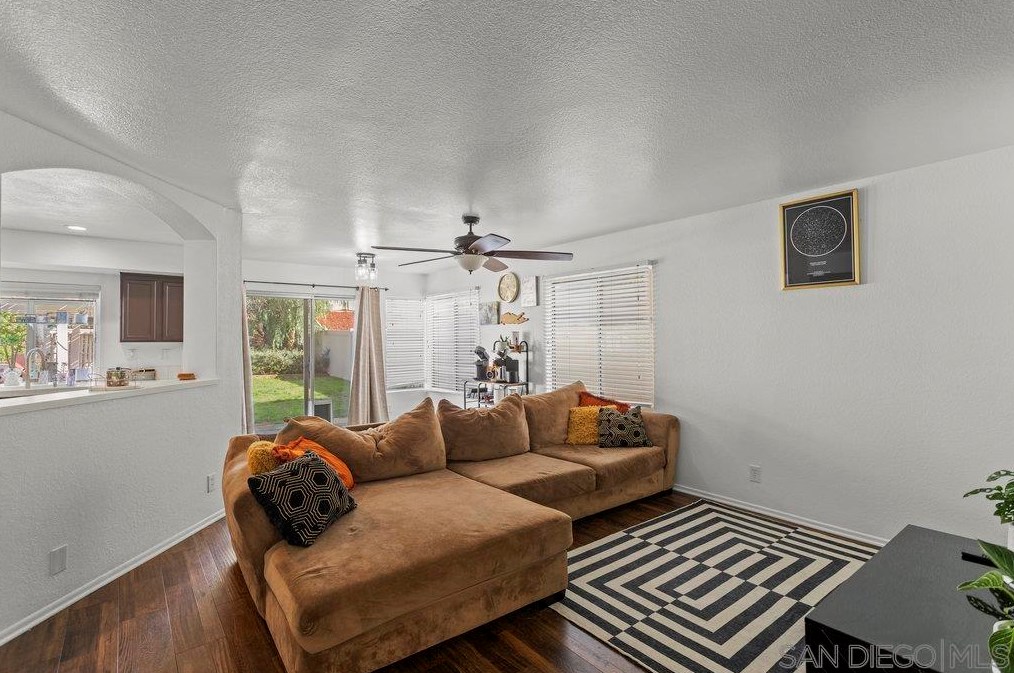 24516 Camino Mirabella, Murrieta CA  92562-4333 exterior