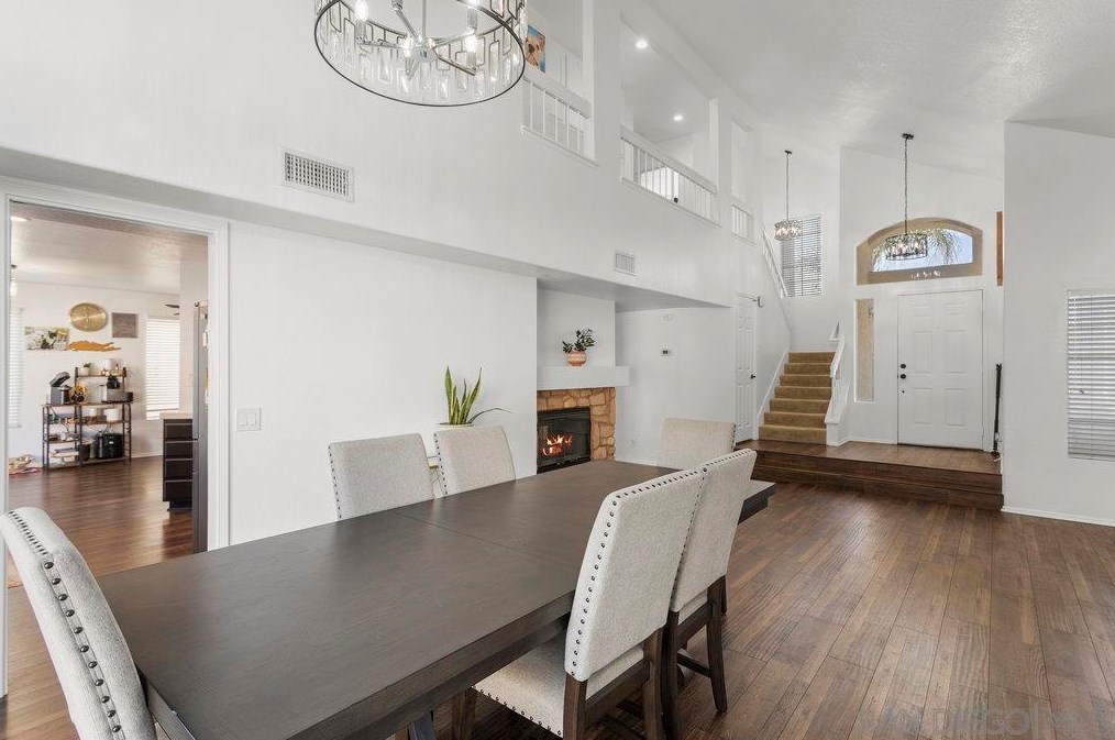 24516 Camino Mirabella, Murrieta CA  92562-4333 exterior