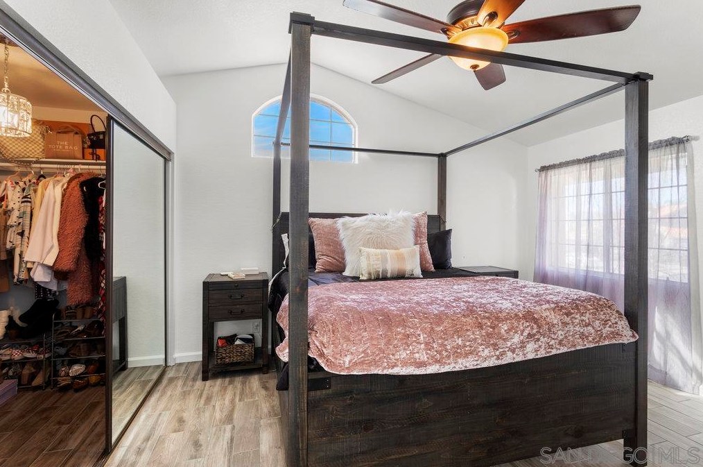 24516 Camino Mirabella, Murrieta CA  92562-4333 exterior