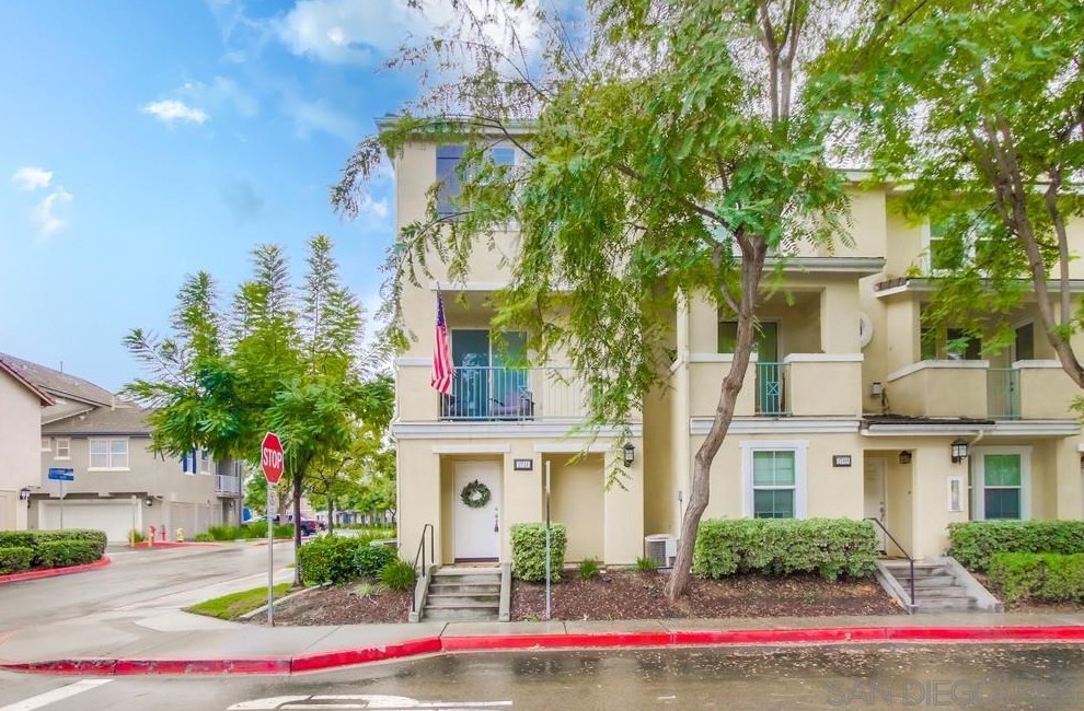 2711 Persimmon Ct, Chula Vista CA  91915-1708 exterior