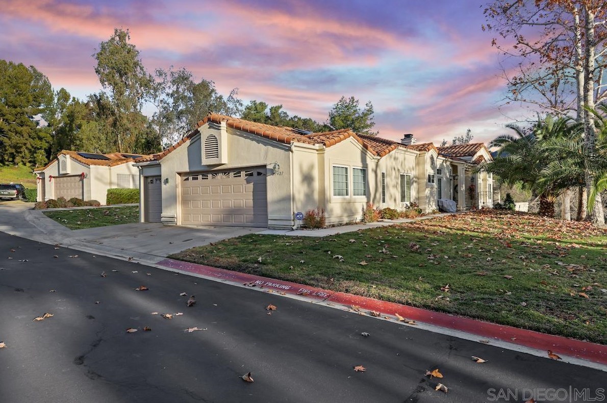 29427 Circle R Greens Dr, Escondido CA  92026-5911 exterior